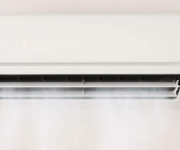 冷氣出風口出現霧氣？教你如何分辨正常與異常狀況